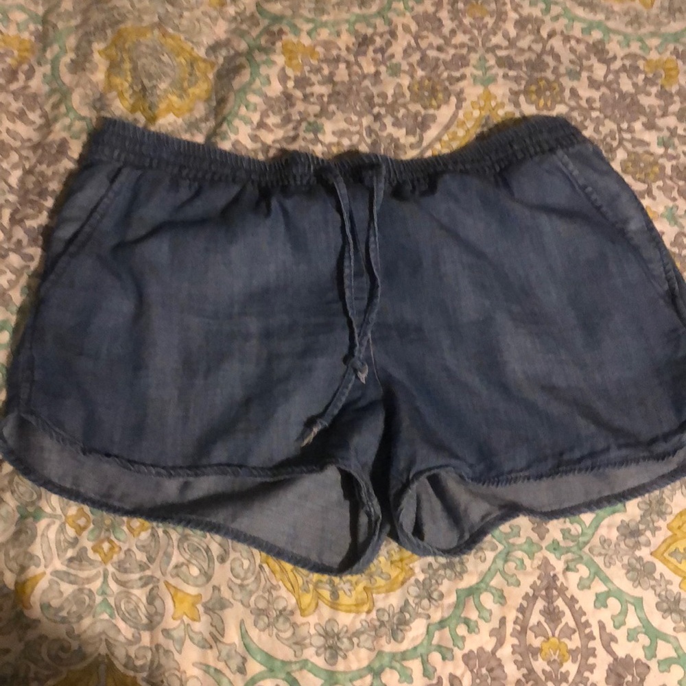 Gap Chambray Dolphin Hem Shorts
